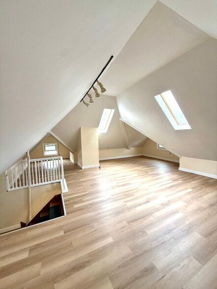Huge upstairs living space - 1054 Vance Ave