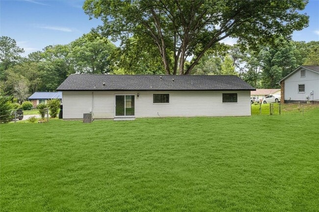 Building Photo - 6073 Fieldcrest Dr