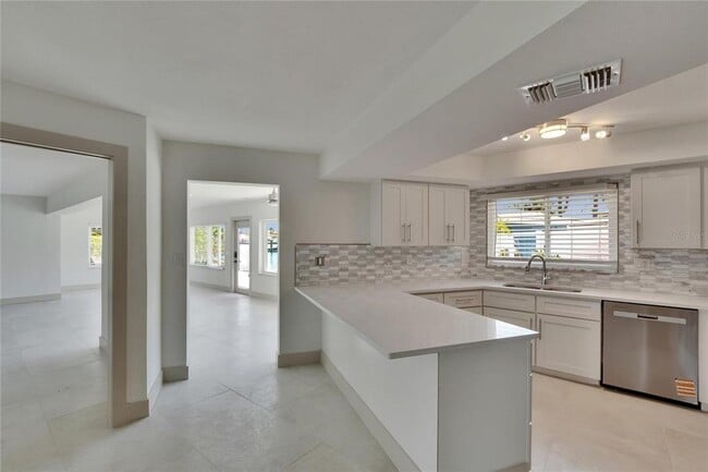 Building Photo - 1492 Sea Gull Dr S