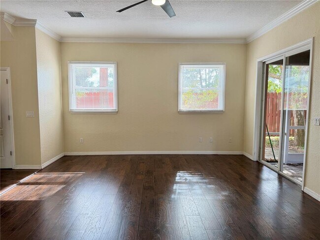 Building Photo - 2349 Max Ct