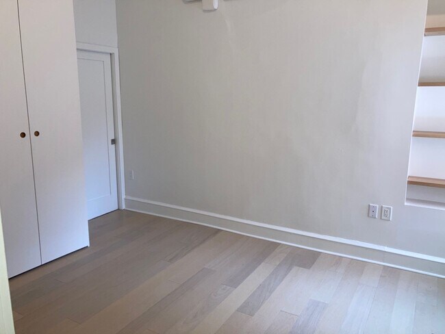 Building Photo - 1108 Pine St