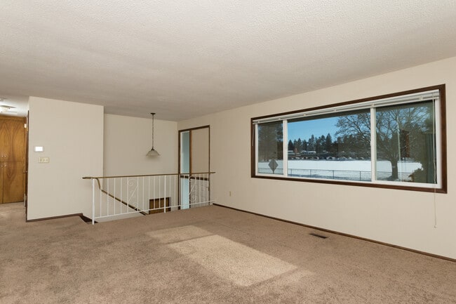 Building Photo - Modern Duplex for rent near Wandermere