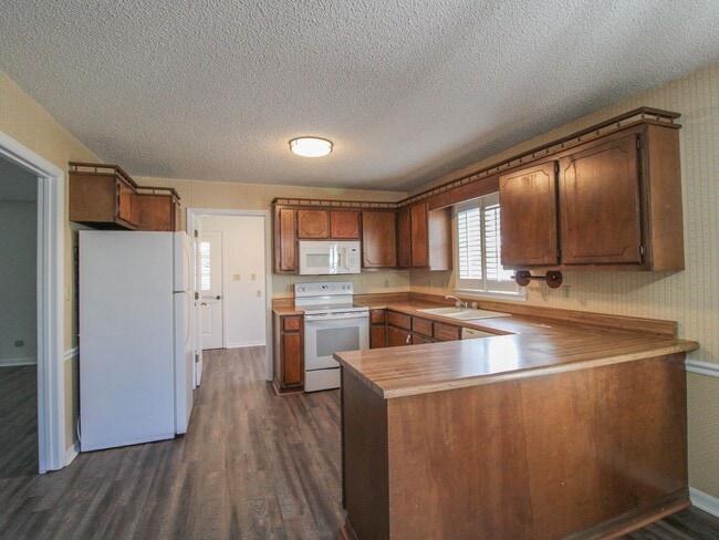 Building Photo - Nice Home in Rogersville!