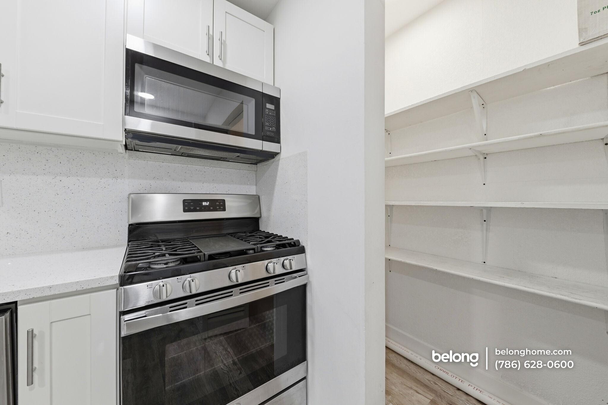 Building Photo - 980 NW 200th Terrace