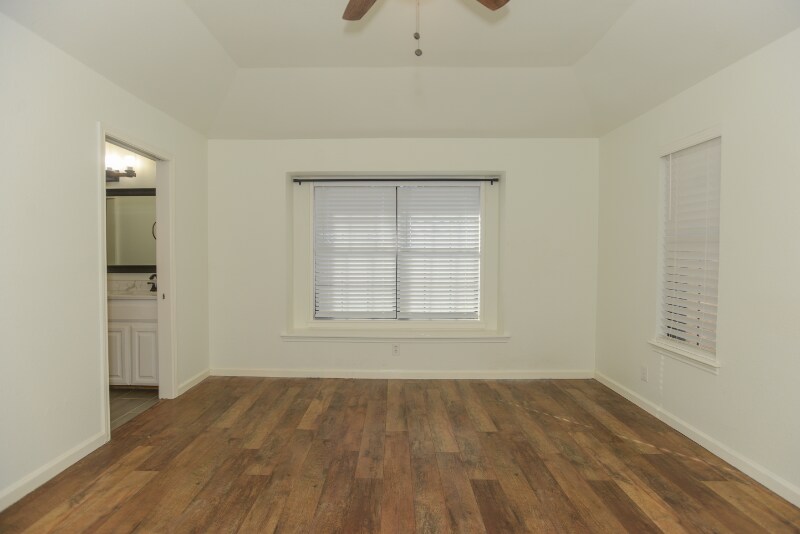 Building Photo - 430 CR 683