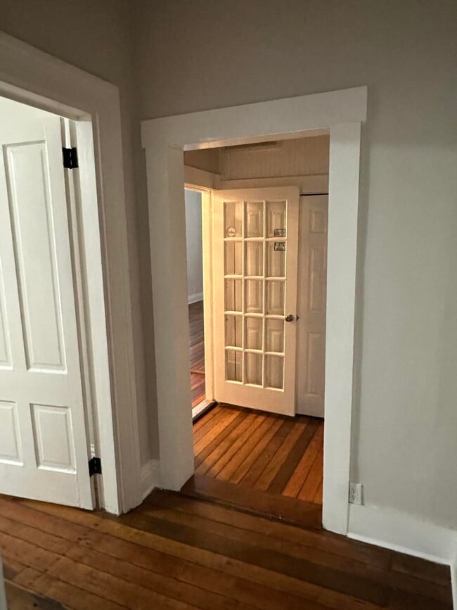 Building Photo - 313 Capital Ave