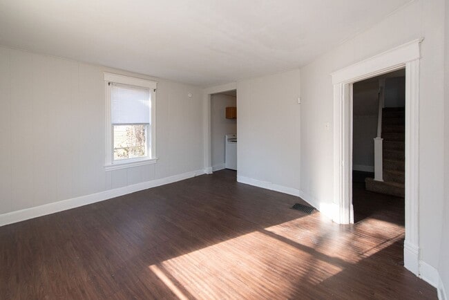 Building Photo - Cute 3Bed 1 Bath on Cul De Sac in College ...