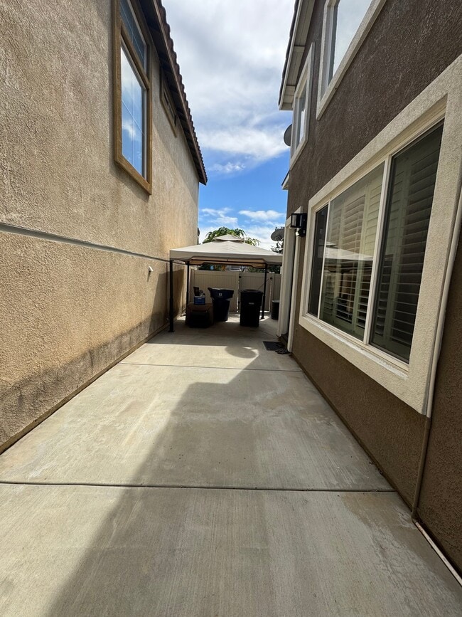 Building Photo - 3047 Watermount St