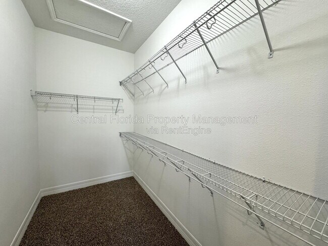 Building Photo - 8998 Fullerwood Ave