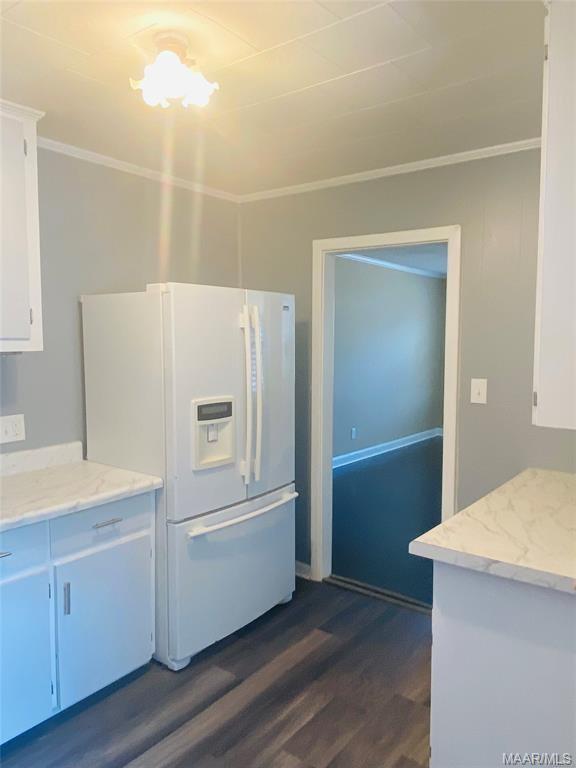 Building Photo - 2048 Midway St