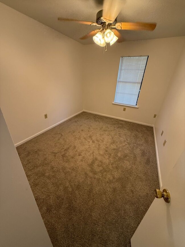 Building Photo - 177 Pelham Dr