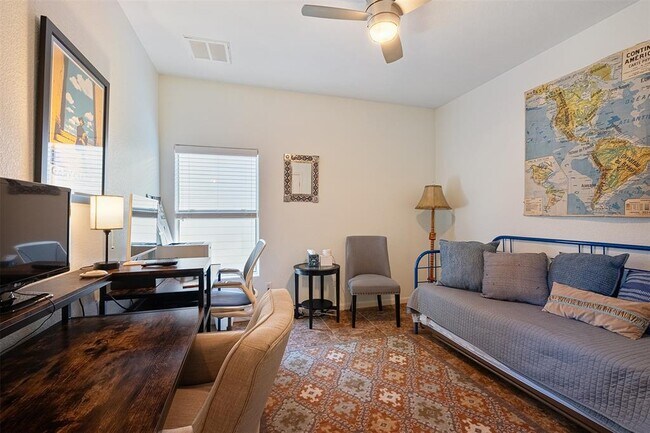 Building Photo - 2317 Amur Dr