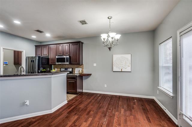 Building Photo - 8738 Manhattan Ave