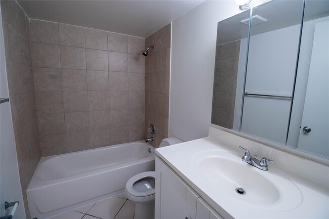 Building Photo - 1505 SW 2nd St