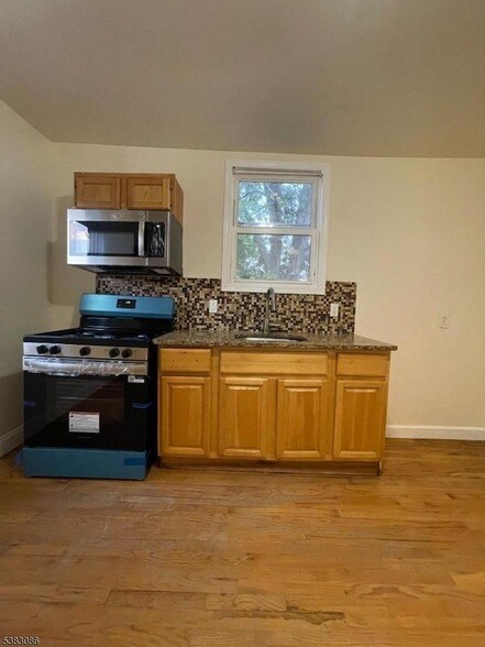 Building Photo - 34-36 Hedden Terrace Unit 3