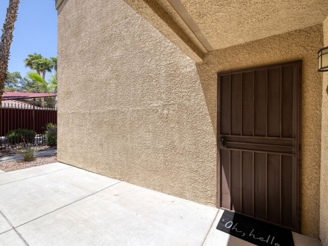 Building Photo - UTILITIES INCLUDED – FULLY FURNISHED 1BR IN LAS VEGAS