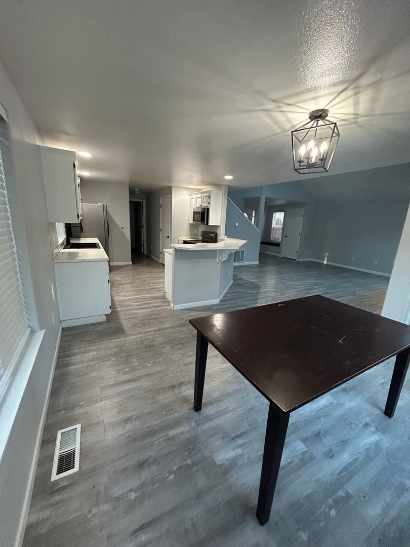 Building Photo - 4283 SW Plumeria Way
