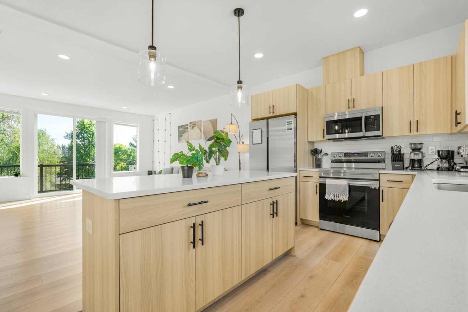 Building Photo - 3309 NE 42nd Pl