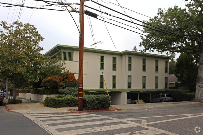 Building Photo - 899 Webster St