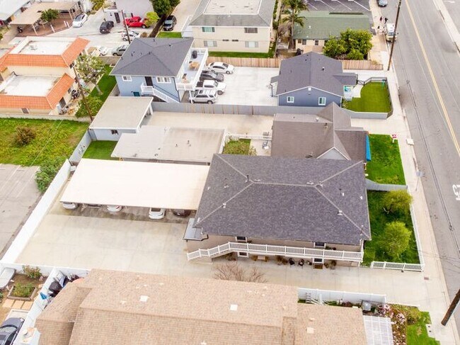 Building Photo - East Side Gem