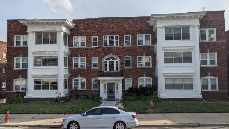 Primary Photo - 131-133 E 46th St