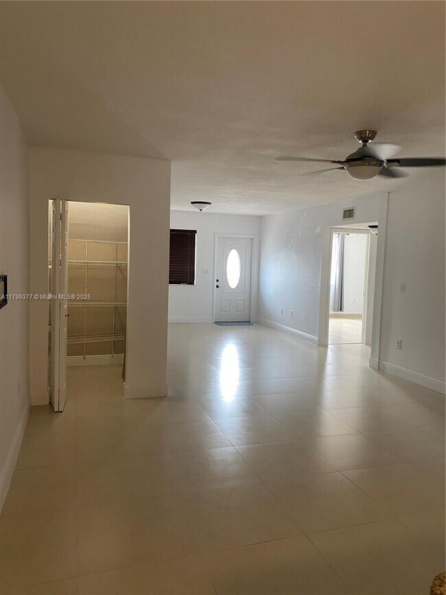 Building Photo - 3282 W 70th St