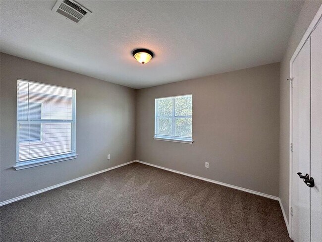 Building Photo - 8916 Ipswich Bay Dr