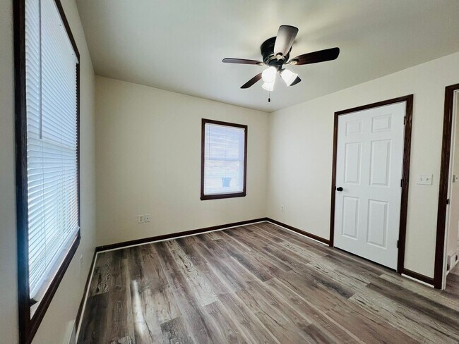 Building Photo - Updated 2-Bedroom Home with Finished Basement Space