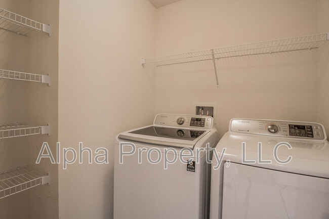 Building Photo - 438 Christiane Way