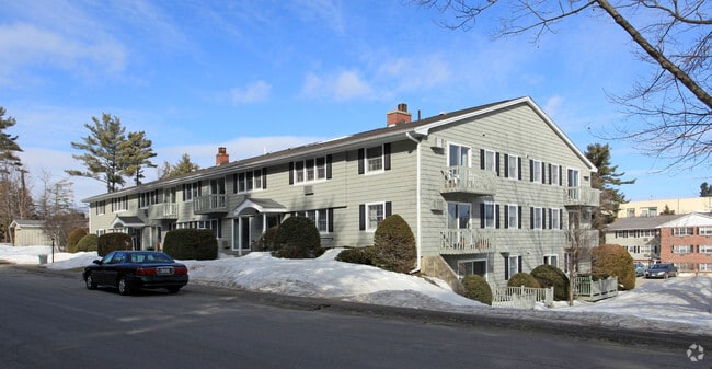 Primary Photo - Town & Country Apartments