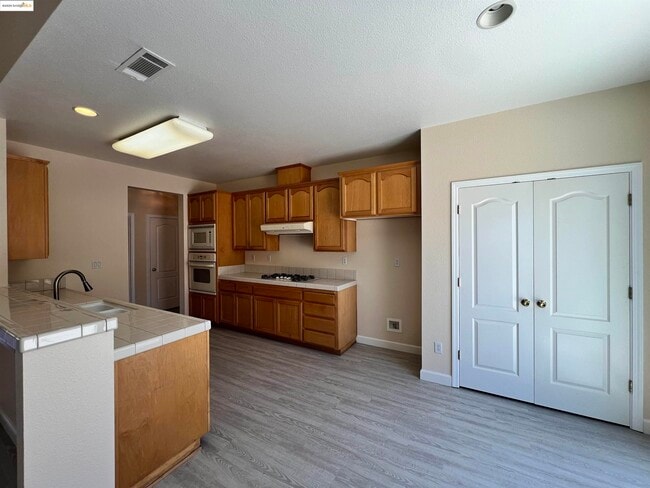 Building Photo - 1371 Brooktrail Dr