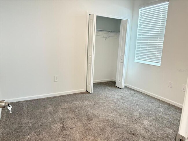 Building Photo - 121 Aces High Ln