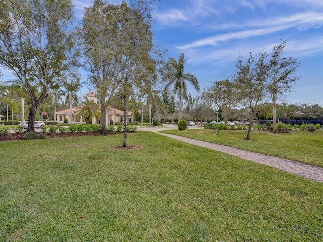 Building Photo - 1488 SW 47th Ave