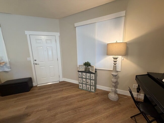Building Photo - Charming 55+ Condo with Indoor Pool & Mountain Views in American Fork
