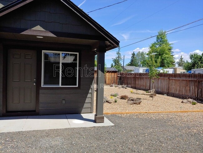 Building Photo - 1424 NW 9th St