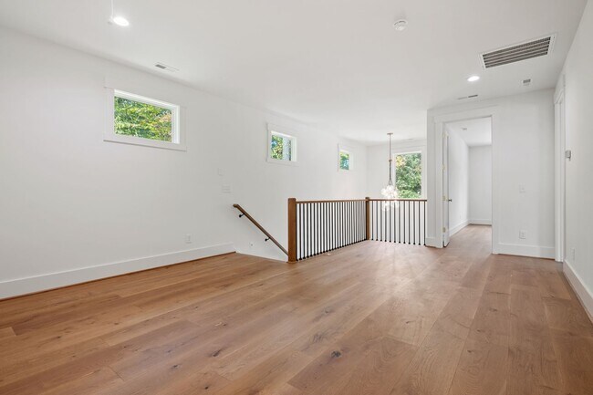 Building Photo - Modern 5-bedroom, 5-bathroom home in Durham
