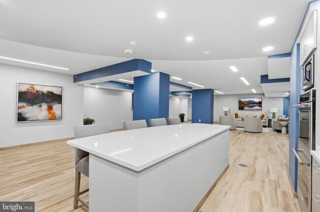 Building Photo - 1808 Old Meadow Rd