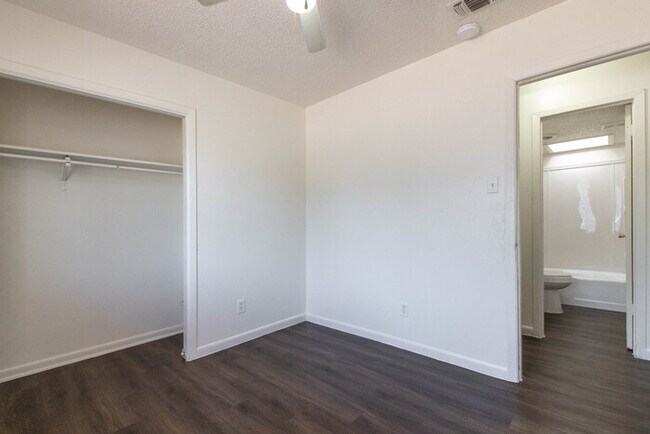 Building Photo - 3920 Redstone Rd