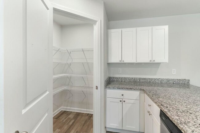Building Photo - 610 Riverwalk Cir