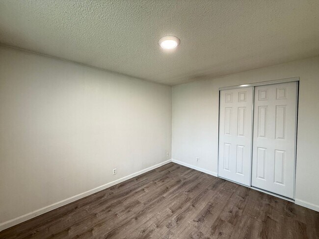 Building Photo - Thurston Charmer