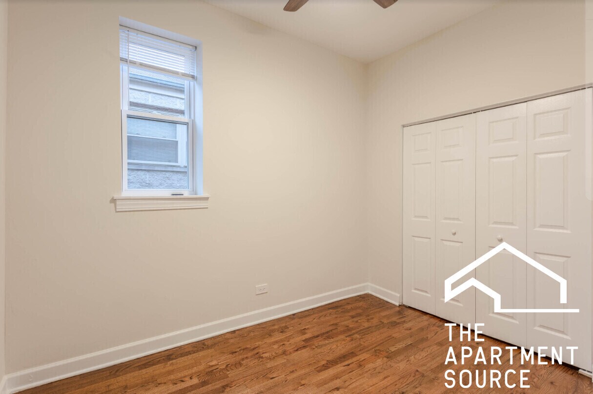 Building Photo - 1420 N Talman Ave