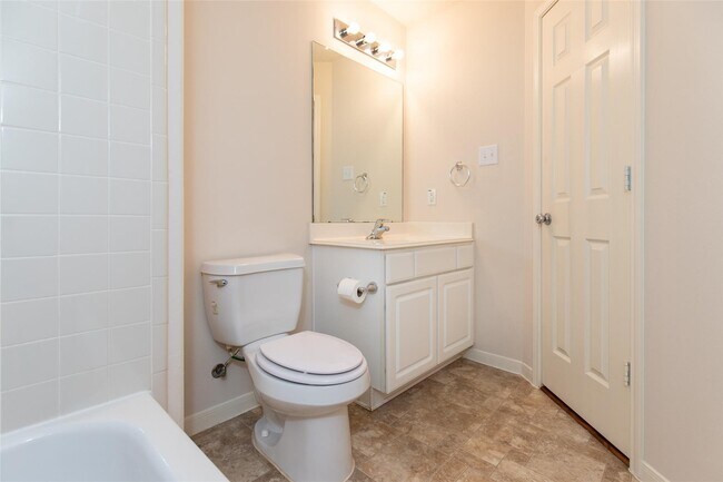 Building Photo - 24519 Red Bluff Tr