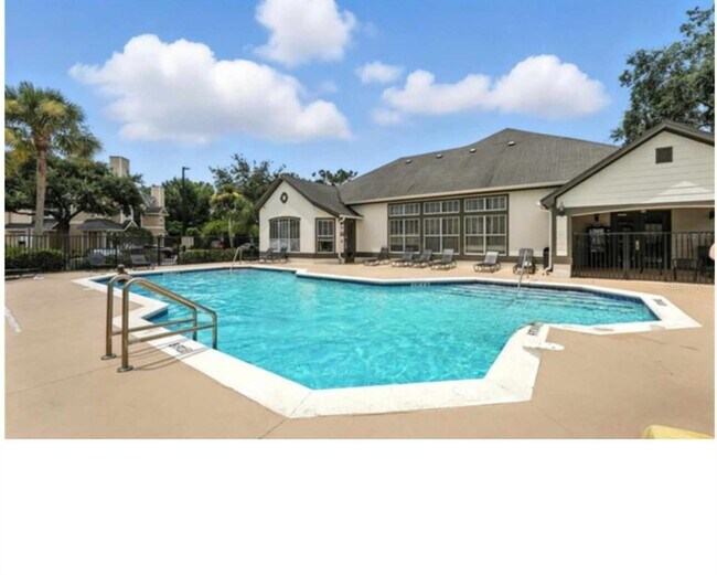 Building Photo - 1990 Erving Cir
