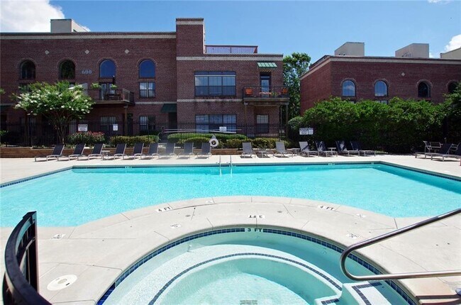 Building Photo - 791 Wylie St SE