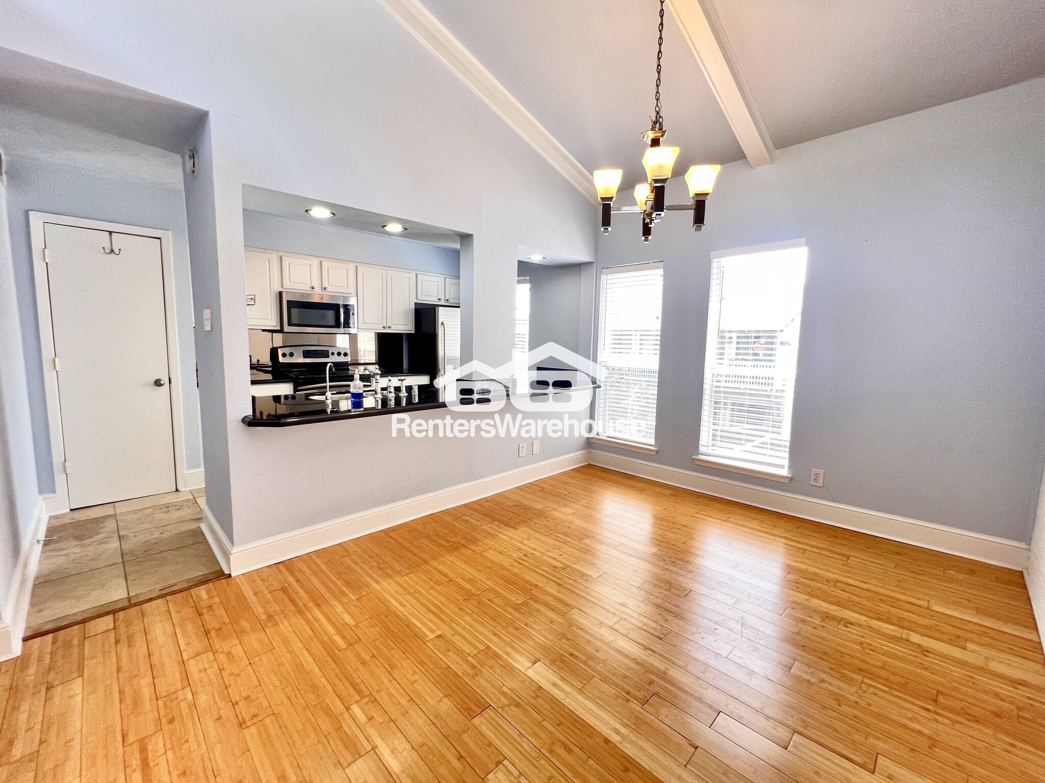 Building Photo - 5928 Sandhurst Ln