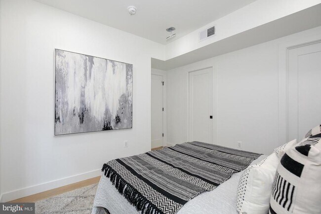 Building Photo - 304 Florida Ave NW