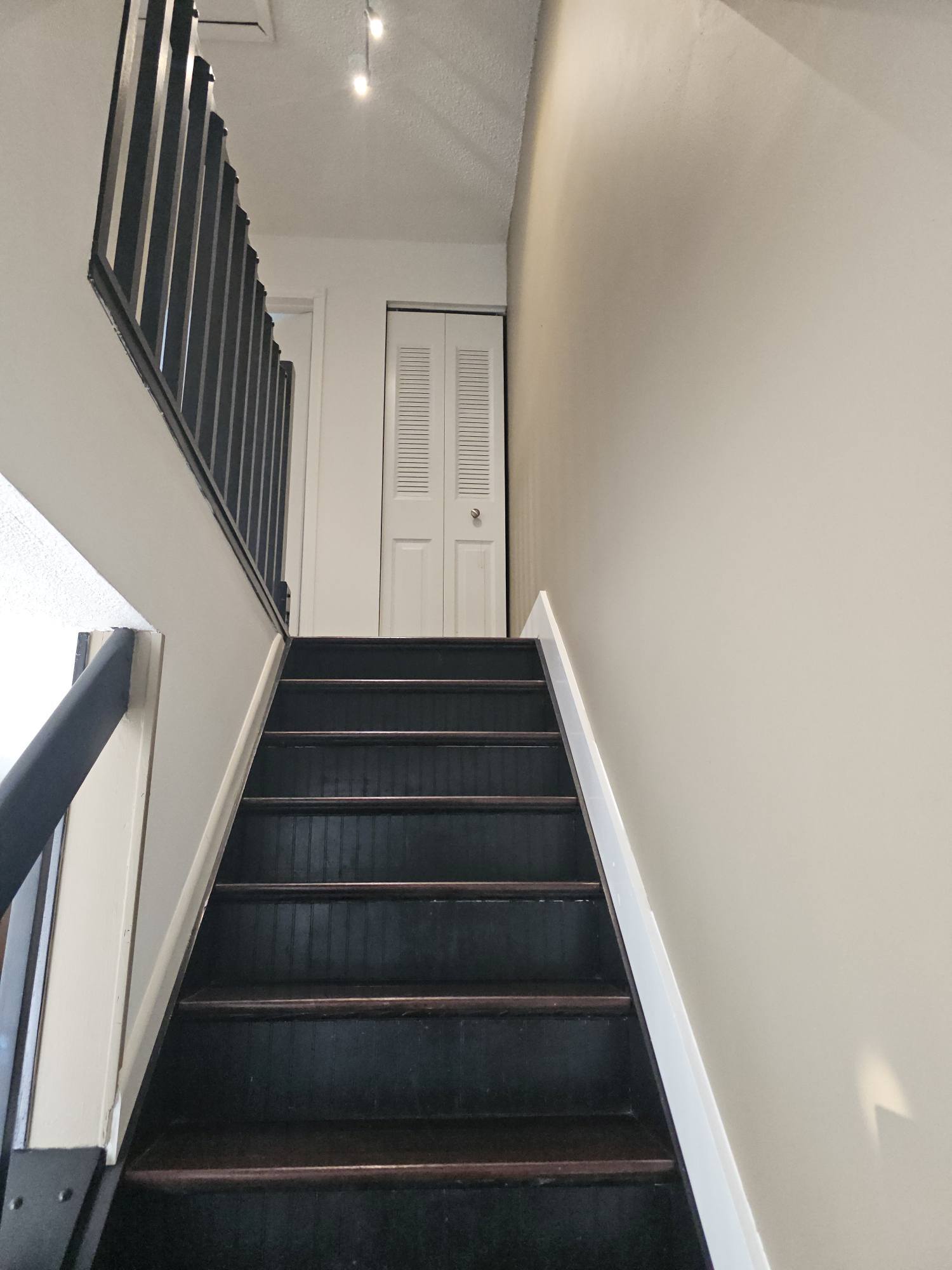 Building Photo - 2925 Belmont Ln