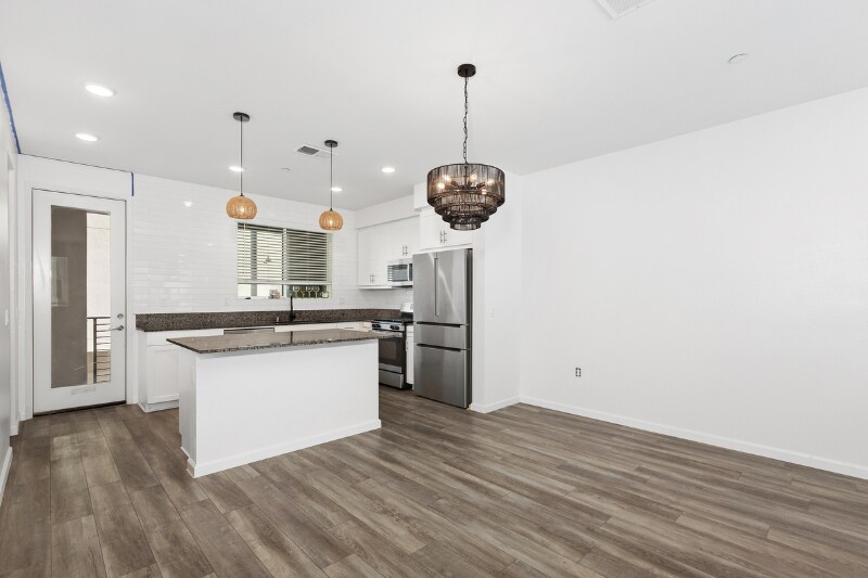 Building Photo - 5272 Beachfront Cove