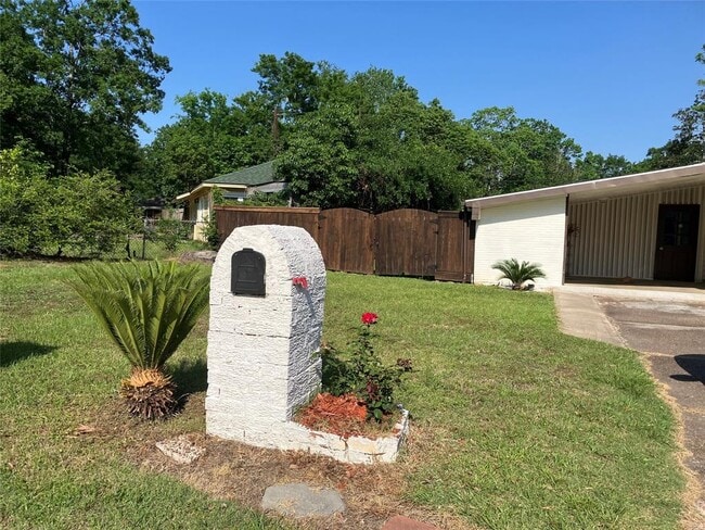 Building Photo - 920 Parsons Dr