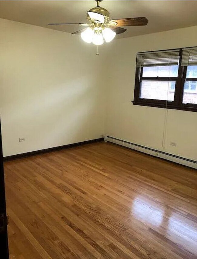 Building Photo - 344 Yates Ave